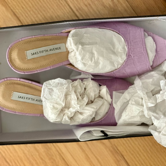 SAKS FIFTH AVENUE
Leather Heel Sandal - Picture 2 of 3